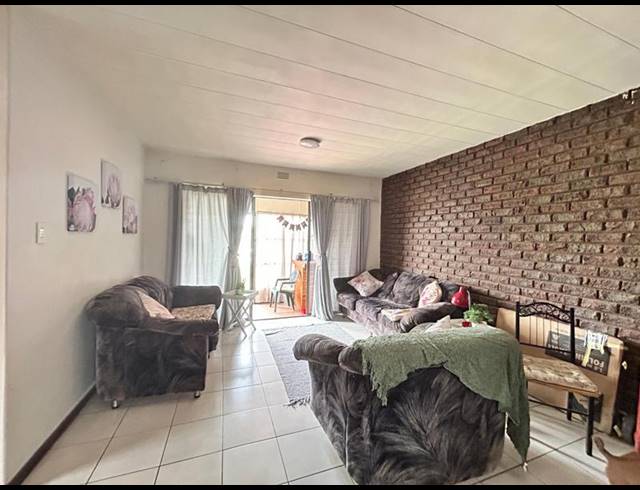 2 BEDROOM APARTMENT FOR SALE IN DUNNOTTAR